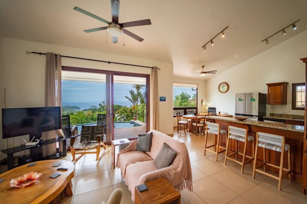SE VENDE: Casa Cavalier — 3