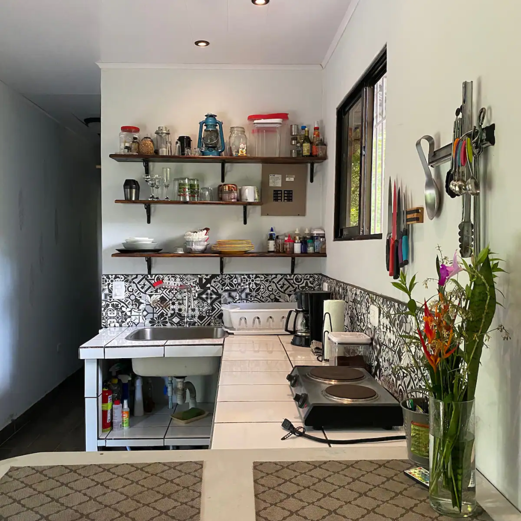 Chez Pizote, a lovely eco-friendly container — 3