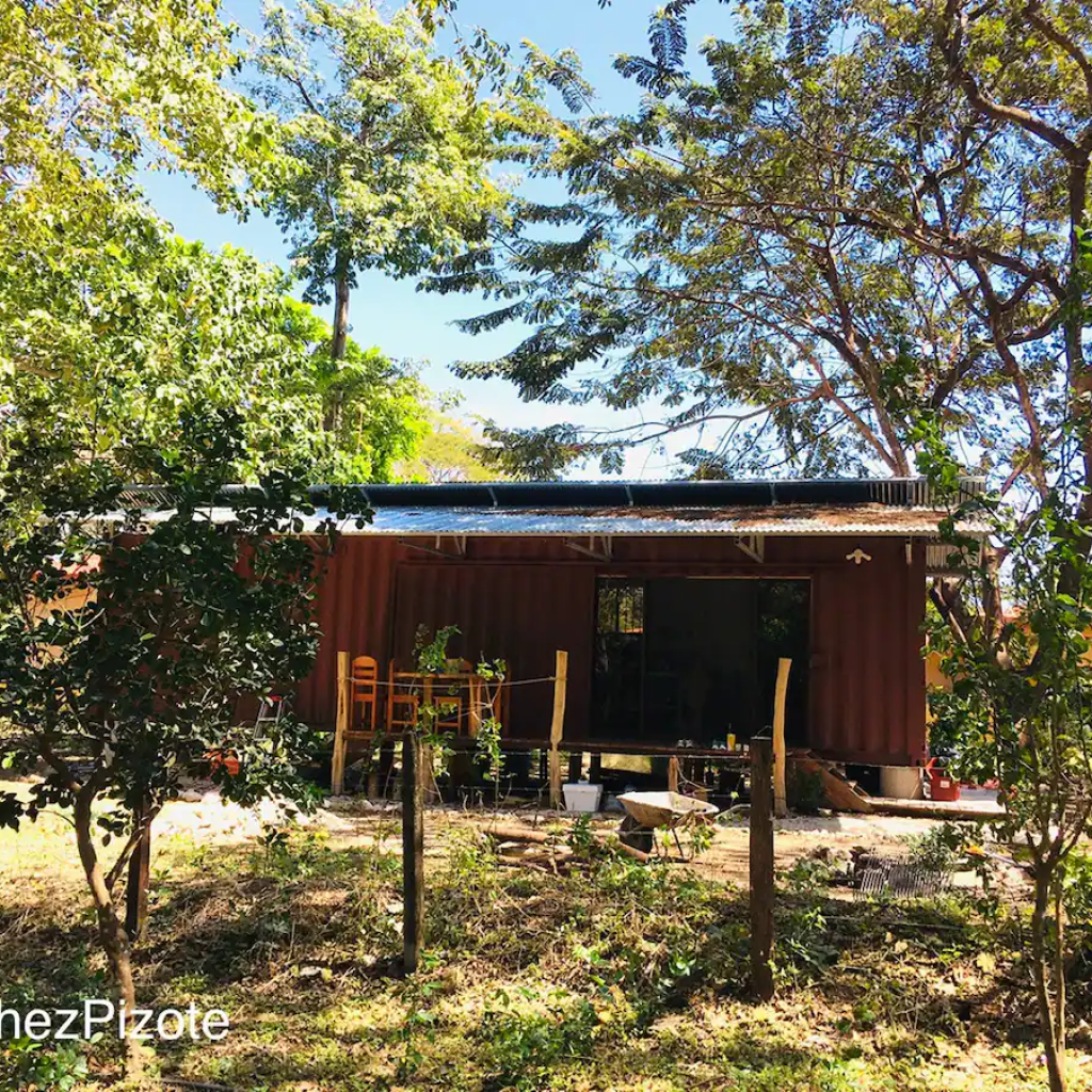 Chez Pizote, a lovely eco-friendly container — 8