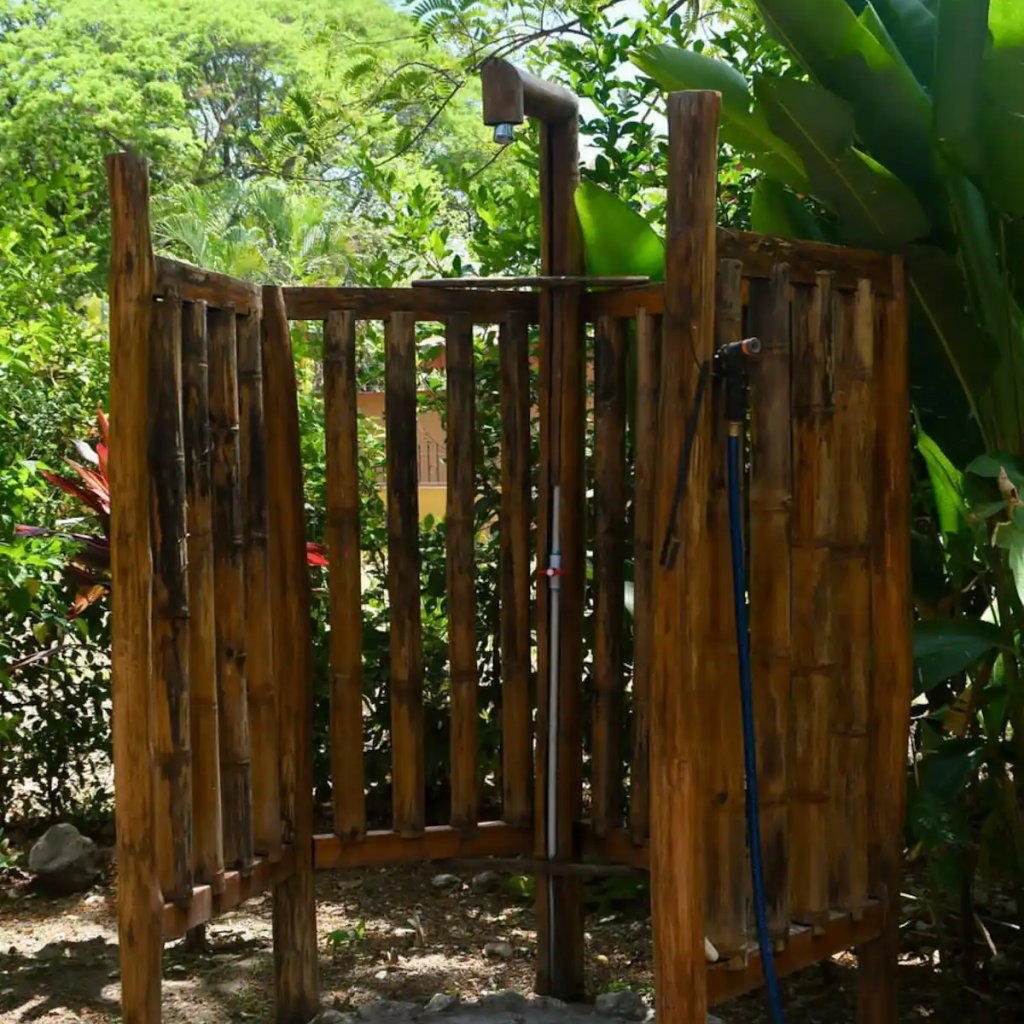 Chez Pizote, a lovely eco-friendly container — 4