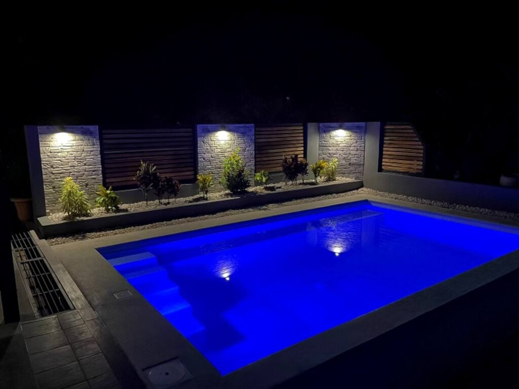Casa Emerald Comet — 3