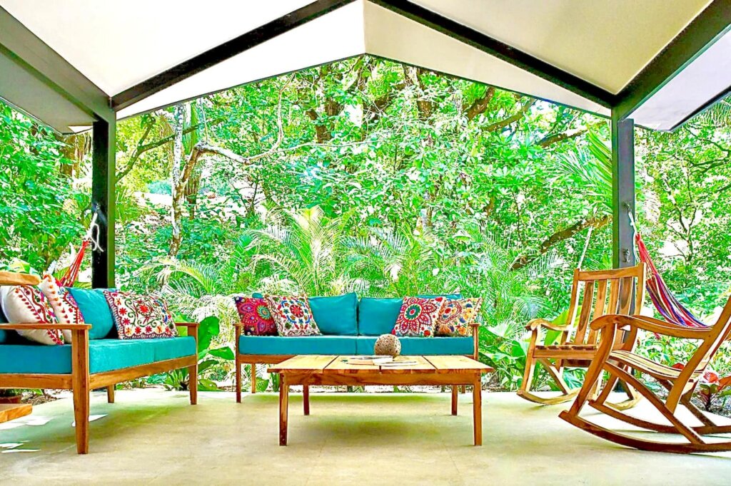 Welcome to Jingle Jangle Jungle – Casa Derecha
