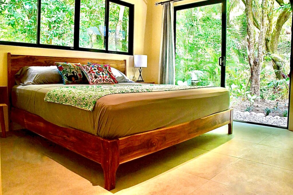 Welcome to Jingle Jangle Jungle – Both Houses for 16 Guests