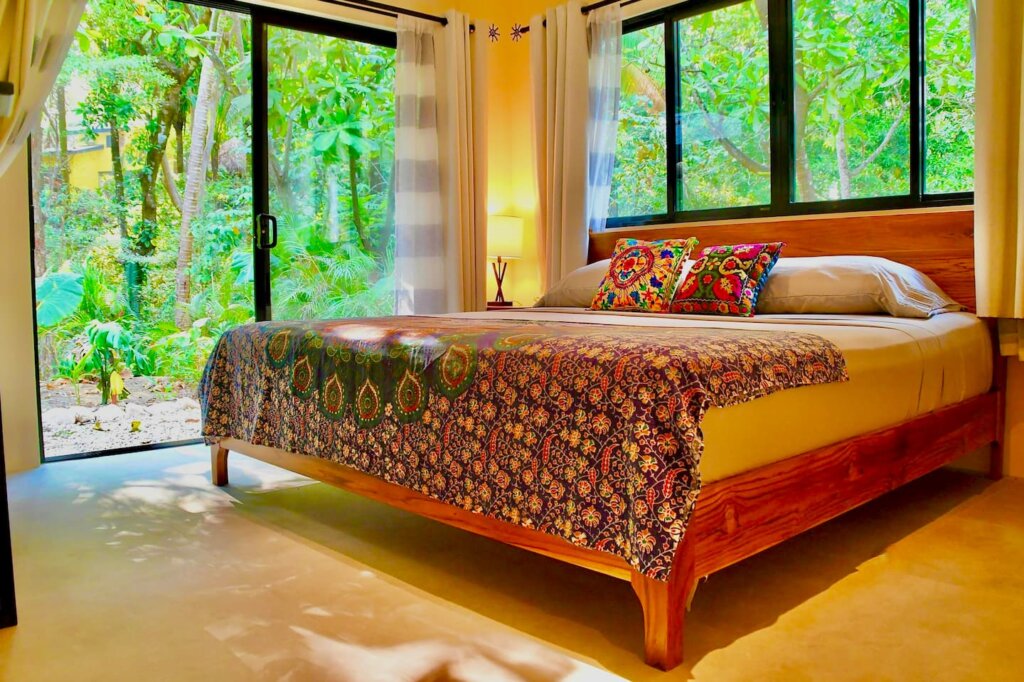 Welcome to Jingle Jangle Jungle – Both Houses for 16 Guests