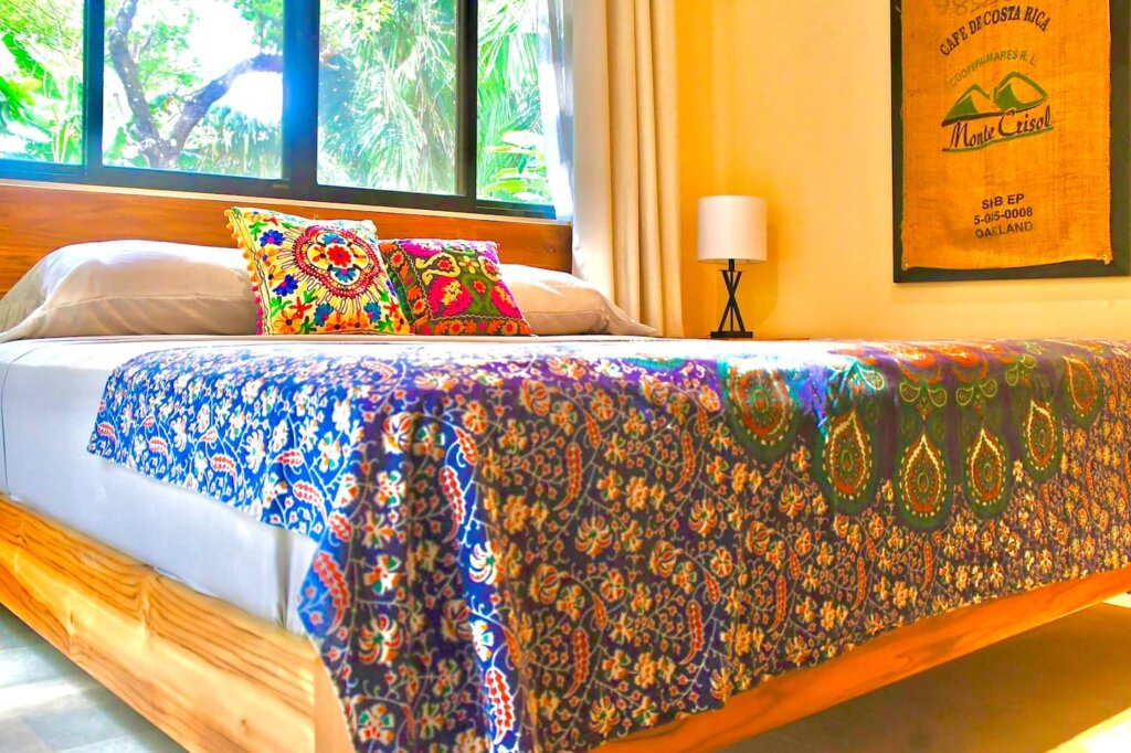 Welcome to Jingle Jangle Jungle – Both Houses for 16 Guests
