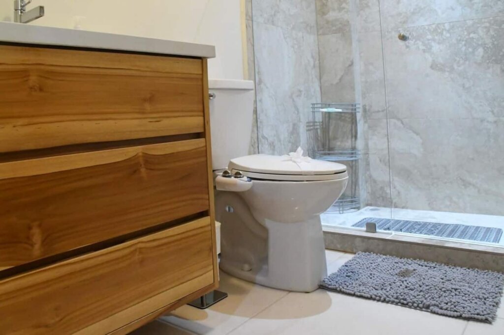Oceanview condo with private balcony