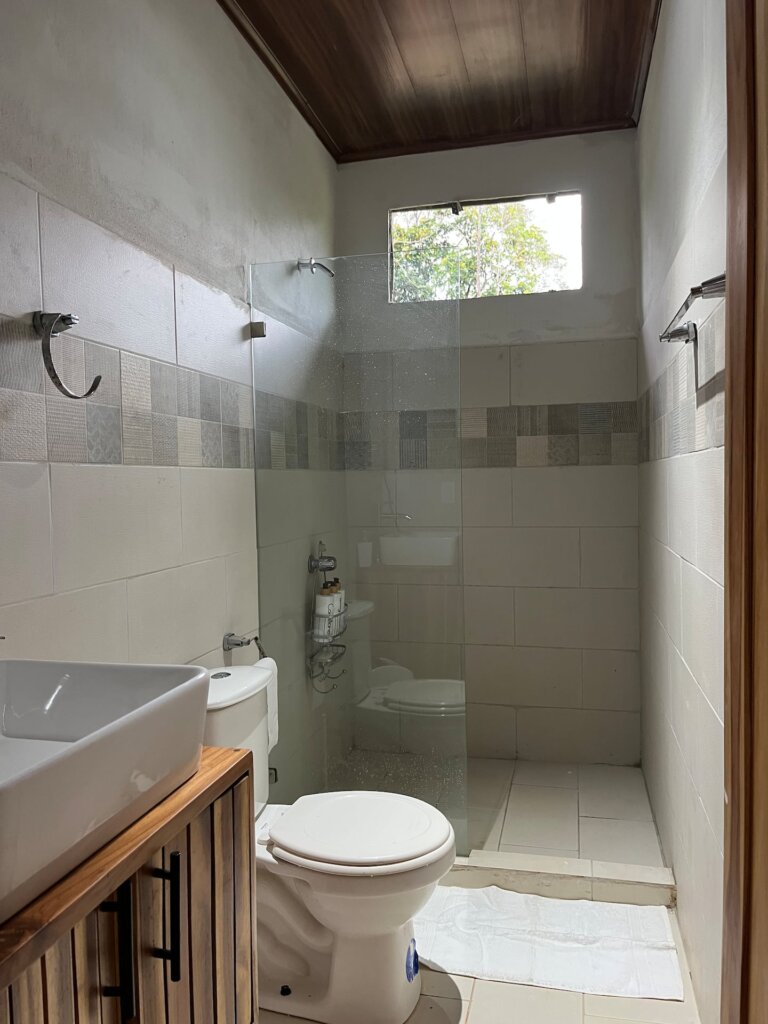 Casita Perezosa: quiet, budget-friendly casita near surf and nature