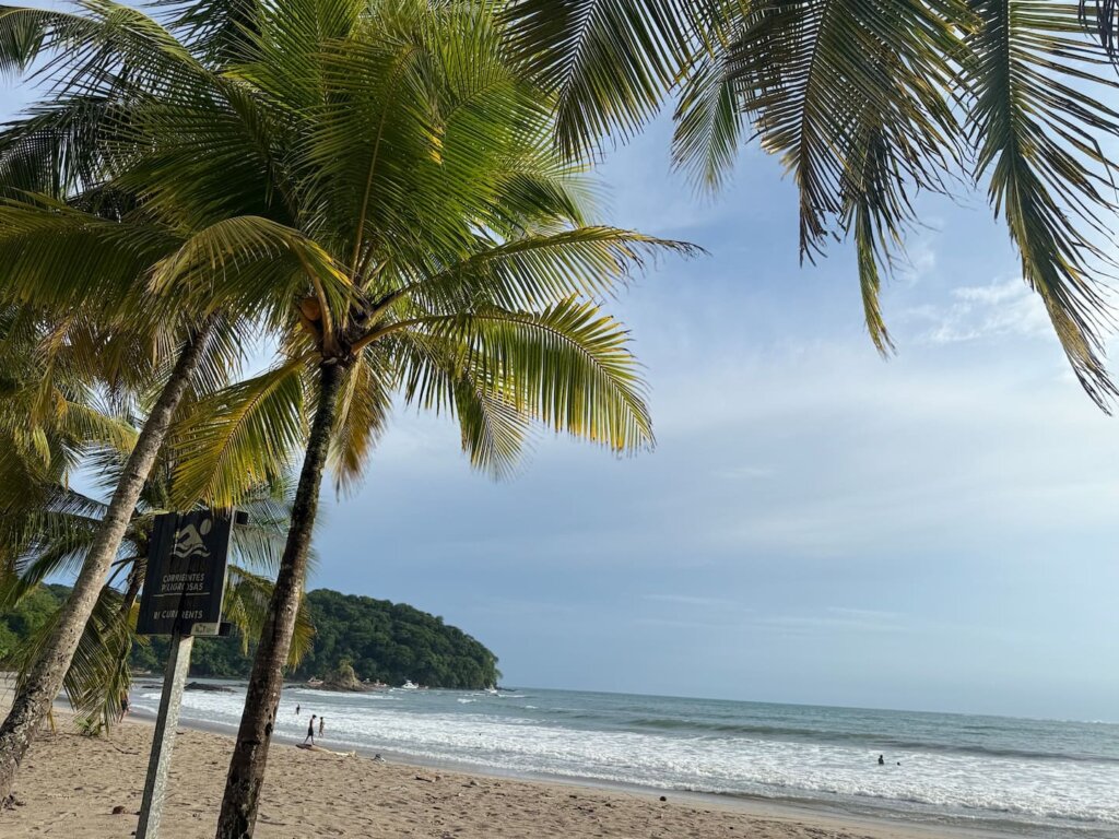 Casita Perezosa: quiet, budget-friendly casita near surf and nature